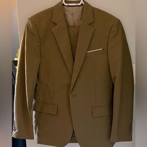 Men’s Tan Blazer/Pant set, slim fit, size small (34)